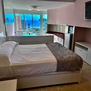 https://apt-estudio-con-vistas-al-mar.top-hotels-tarragona.com